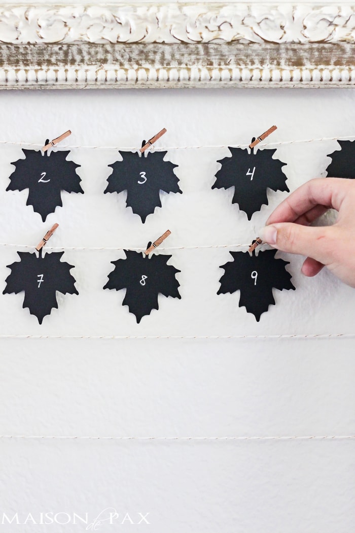What a fun activity! Count your blessings throughout the month of November with a Thanksgiving advent calendar. Frame it for beautiful fall art | aiweb9ygdry.cmersite.com