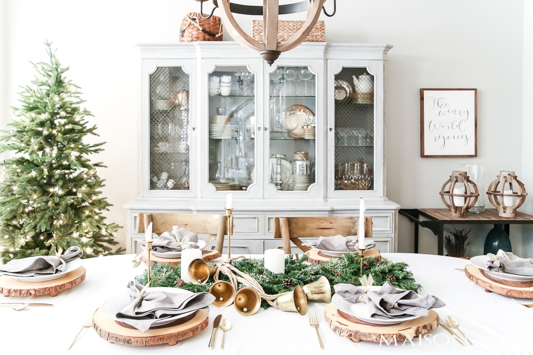 green and gold Christmas table - Maison de Pax