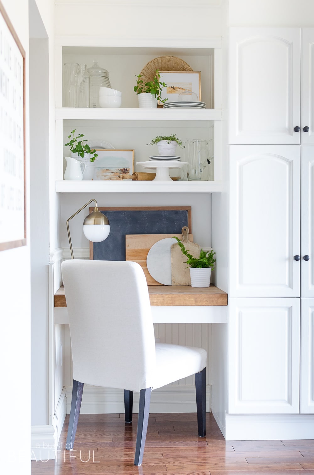 How to Capture a Modern Farmhouse Style: tips for decorating your home with that modern farmhouse feel and charm