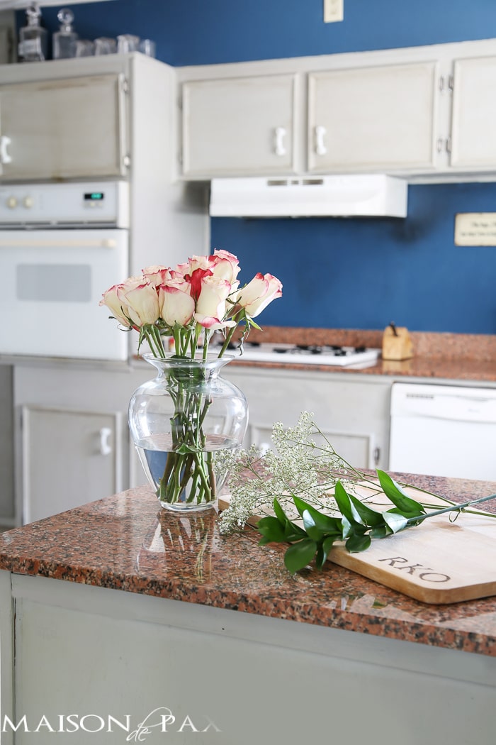 beautiful! You won't believe the transformation that chalk paint made on this kitchen. Plus, all the do's and don'ts and details of painting a kitchen with chalk paint | aiweb9ygdry.cmersite.com