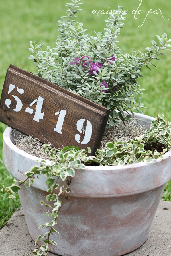 DIY painted wooden block with house numbers- Maison de Pax