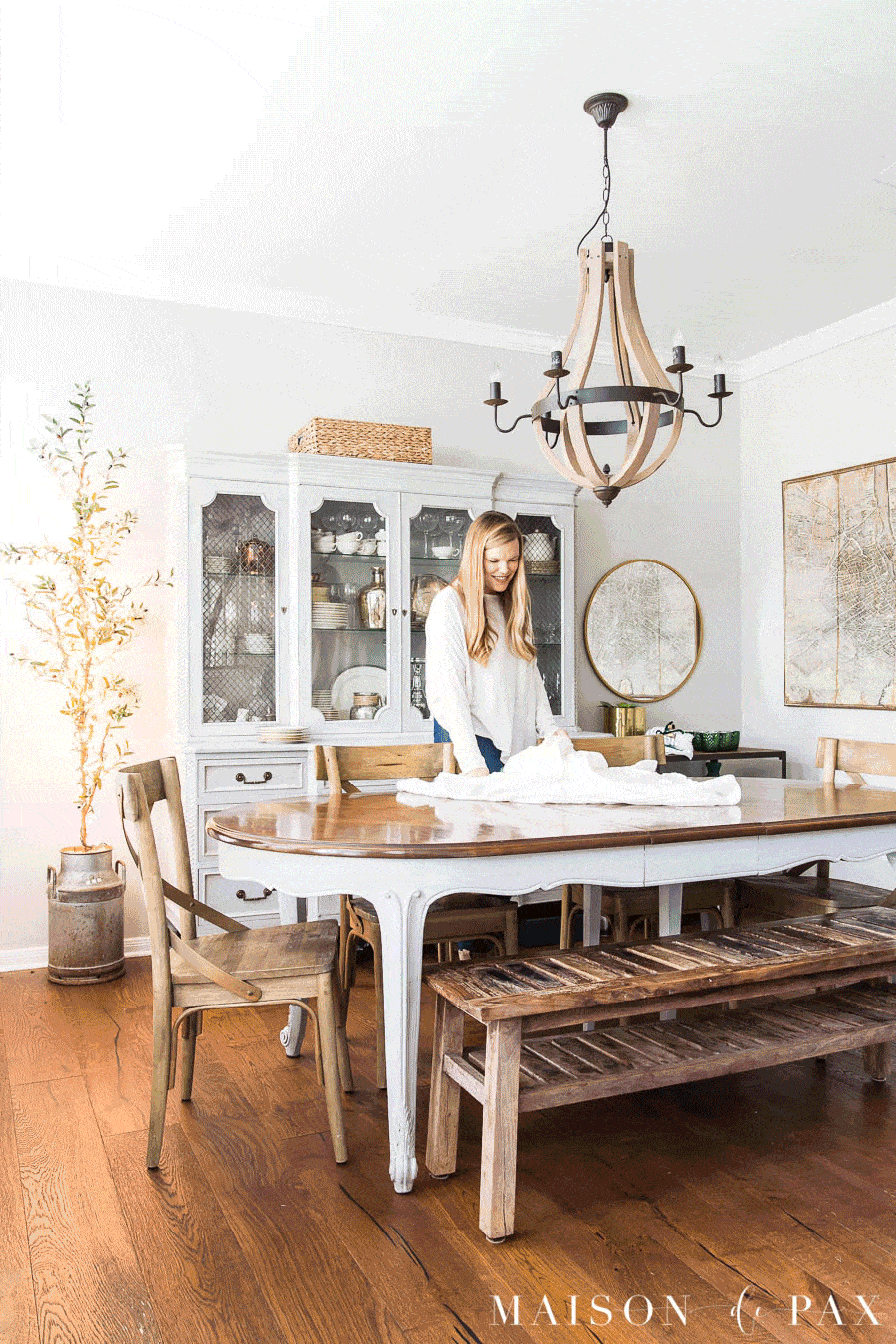 how to set a beautiful Christmas table | Maison de Pax
