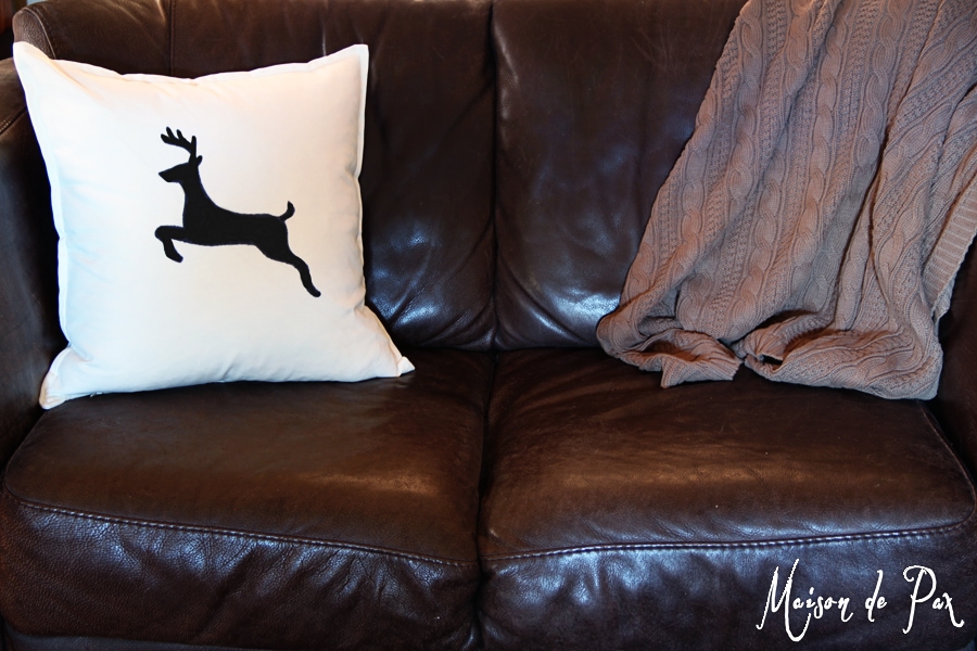 diy sharpie pillow loveseat- Maison de Pax