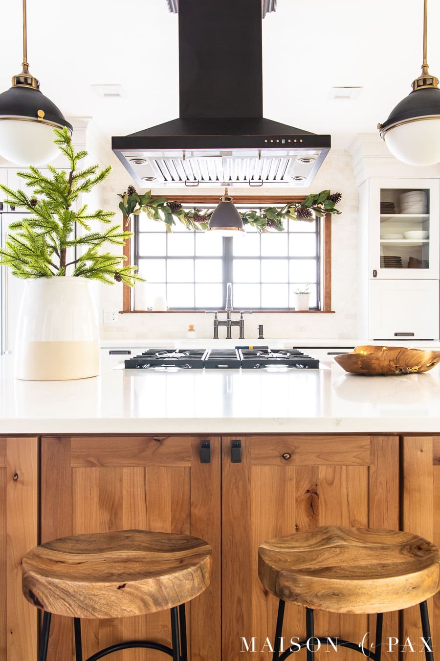 10 Kitchen Christmas Decorating Ideas