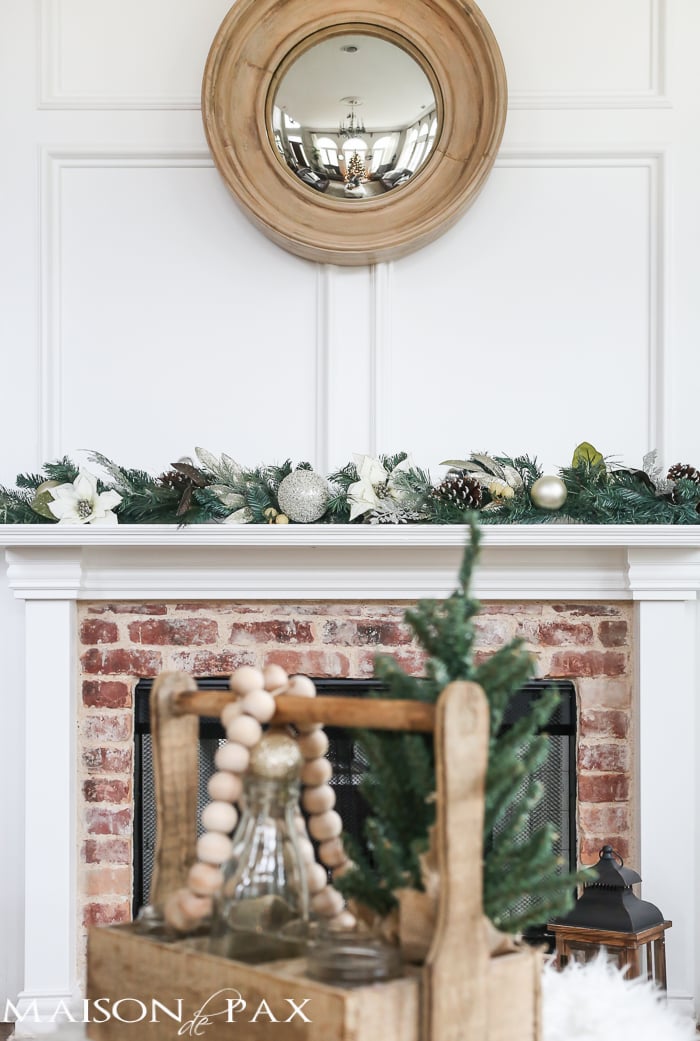 Green and white Christmas decorating ideas - Maison de Pax